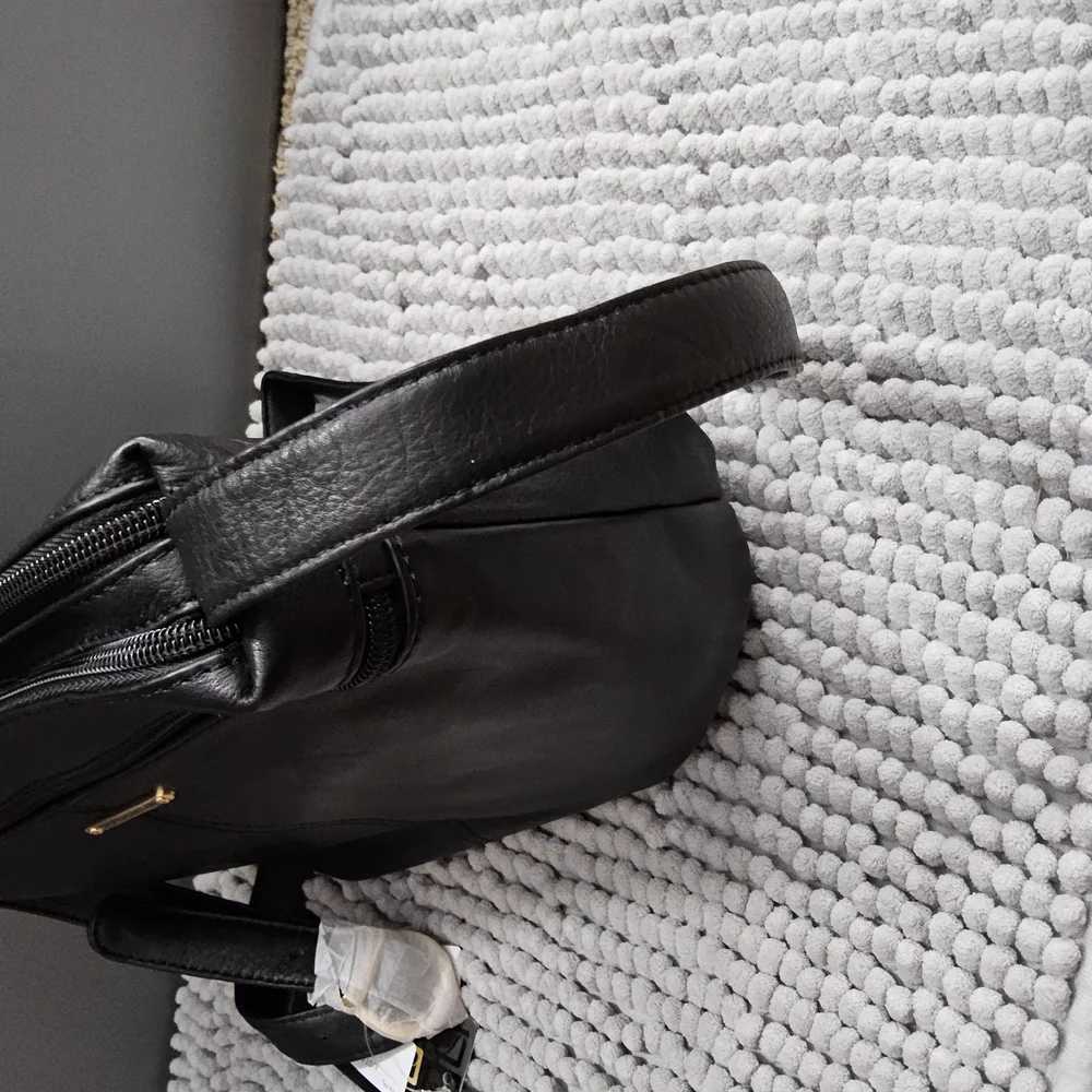 New Stone Mountain Hampton Multi Compartment black Hobo Bag